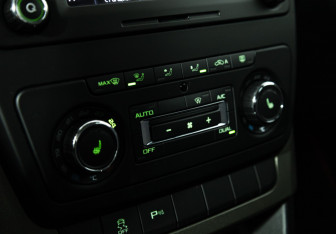 Подержанный автомобиль Skoda Yeti 2014 года (15 фото)