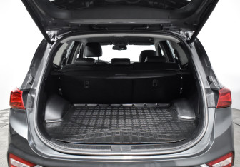 Подержанный автомобиль Hyundai Santa Fe 2019 года (20 фото)