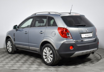 Подержанный автомобиль Opel Antara 2013 года (7 фото)