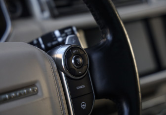 Подержанный автомобиль Land Rover Range Rover 2016 года (10 фото)