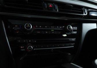 Подержанный автомобиль BMW X5 2017 года (17 фото)