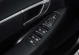 Подержанный автомобиль Hyundai Sonata 2020 года (15 фото)