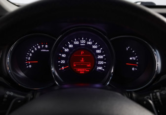 Подержанный автомобиль Kia Ceed Hatchback 2013 года (13 фото)