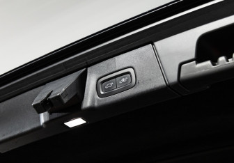Подержанный автомобиль Volvo V90 Cross Country 2017 года (24 фото)
