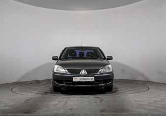 Подержанный автомобиль Mitsubishi Lancer Sedan 2006 года (2 фото)