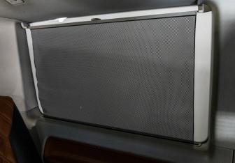 Подержанный автомобиль Volkswagen Multivan 2015 года (27 фото)