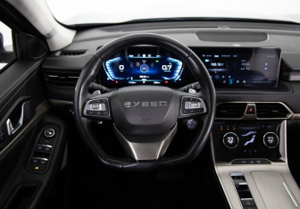 Подержанный автомобиль Exeed TXL 2022 года (10 фото)