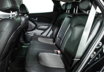 Подержанный автомобиль Hyundai ix35 2015 года (10 фото)