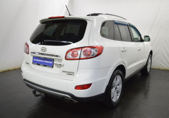Подержанный автомобиль Hyundai Santa Fe 2012 года (5 фото)