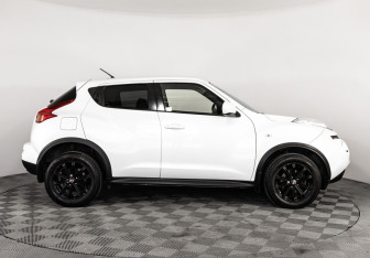 Подержанный автомобиль Nissan Juke 2013 года (4 фото)