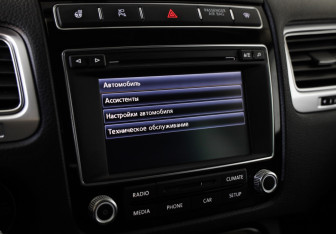 Подержанный автомобиль Volkswagen Touareg 2015 года (13 фото)