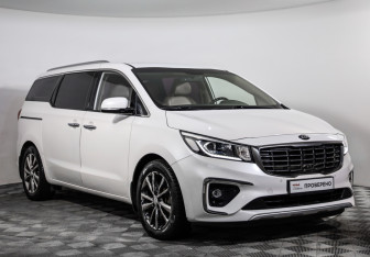 Подержанный автомобиль Kia Carnival 2018 года (3 фото)