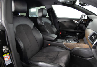 Подержанный автомобиль Audi A7 2012 года (11 фото)