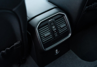 Новый Porsche Macan 2025 (14 фото)