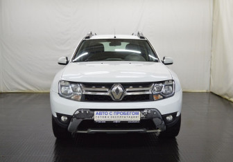 Подержанный автомобиль Renault Duster 2015 года (2 фото)