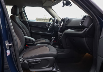 Подержанный автомобиль MINI Countryman 2018 года (23 фото)