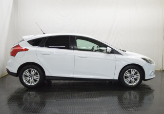 Подержанный автомобиль Ford Focus Hatchback 2012 года (4 фото)