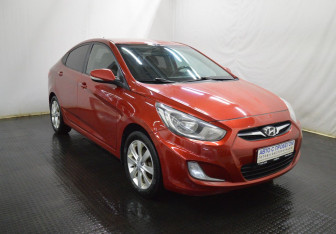 Подержанный автомобиль Hyundai Solaris Sedan 2012 года (3 фото)