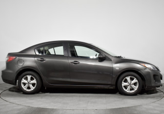 Подержанный автомобиль Mazda 3 Sedan 2012 года (6 фото)