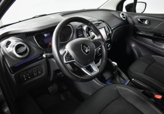 Подержанный автомобиль Renault Kaptur 2021 года (9 фото)