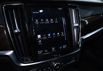 Подержанный автомобиль Volvo S90 2018 года (26 фото)
