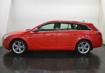 Подержанный автомобиль Opel Insignia Wagon 2012 года (8 фото)