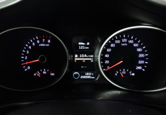 Подержанный автомобиль Kia Sportage 2014 года (12 фото)