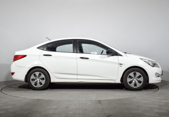 Подержанный автомобиль Hyundai Solaris Sedan 2015 года (4 фото)