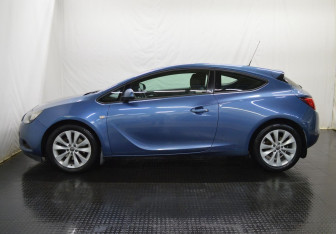 Подержанный автомобиль Opel Astra Hatchback 2014 года (8 фото)