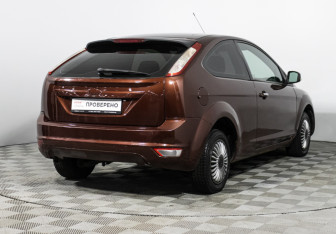 Подержанный автомобиль Ford Focus Hatchback 2008 года (5 фото)