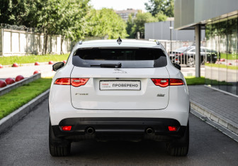 Подержанный автомобиль Jaguar F-Pace 2020 года (7 фото)