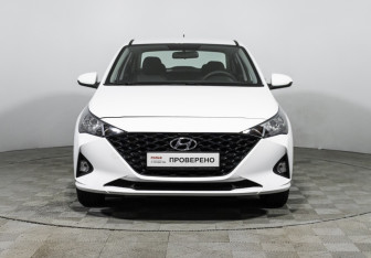 Подержанный автомобиль Hyundai Solaris Sedan 2022 года (2 фото)