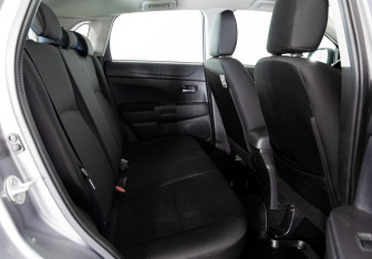 Подержанный автомобиль Mitsubishi ASX 2014 года (14 фото)