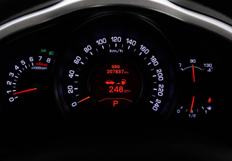 Подержанный автомобиль Kia Sportage 2012 года (22 фото)