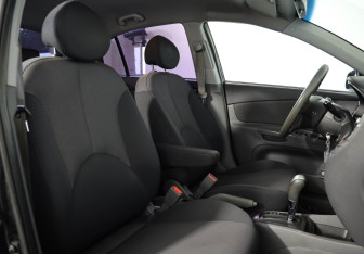 Подержанный автомобиль Kia Rio Hatchback 2007 года (9 фото)