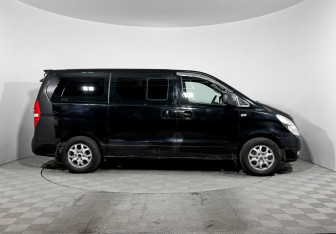 Подержанный автомобиль Hyundai Grand Starex 2011 года (4 фото)