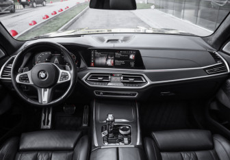 Подержанный автомобиль BMW X7 2019 года (14 фото)