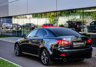 Подержанный автомобиль Lexus IS Sedan 2008 года (7 фото)