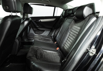 Подержанный автомобиль Volkswagen Passat Sedan 2011 года (10 фото)