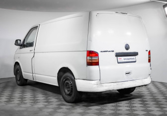 Подержанный автомобиль Volkswagen Transporter Van 2009 года (7 фото)