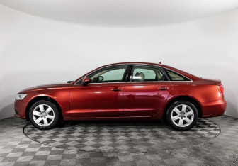 Подержанный автомобиль Audi A6 Sedan 2013 года (8 фото)