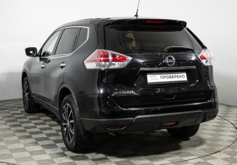 Подержанный автомобиль Nissan X-Trail 2016 года (6 фото)