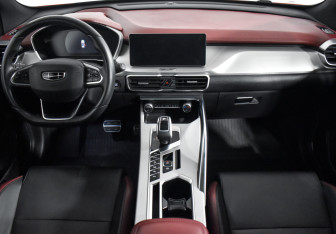 Подержанный автомобиль Geely Coolray 2021 года (15 фото)