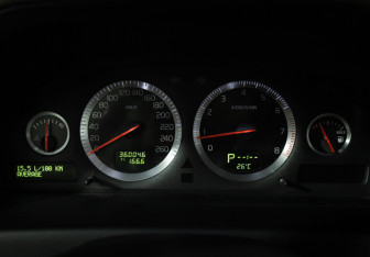 Подержанный автомобиль Volvo XC70 2007 года (12 фото)