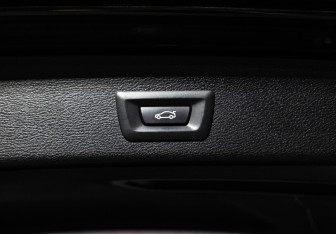 Подержанный автомобиль BMW X3 2015 года (17 фото)