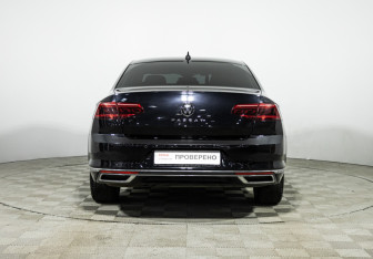 Подержанный автомобиль Volkswagen Passat Sedan 2020 года (6 фото)