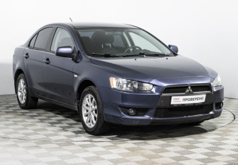 Подержанный автомобиль Mitsubishi Lancer Sedan 2010 года (3 фото)
