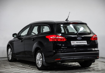 Подержанный автомобиль Ford Focus Wagon 2018 года (7 фото)