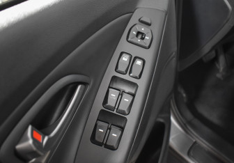 Подержанный автомобиль Hyundai ix35 2015 года (18 фото)