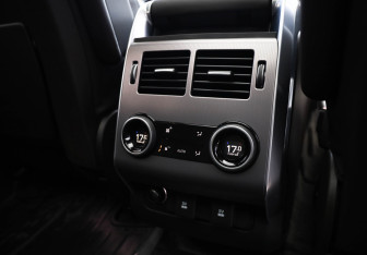 Подержанный автомобиль Land Rover Range Rover Sport 2018 года (13 фото)